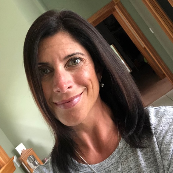 Meet your Posher, Heather - Picture 1 of 1